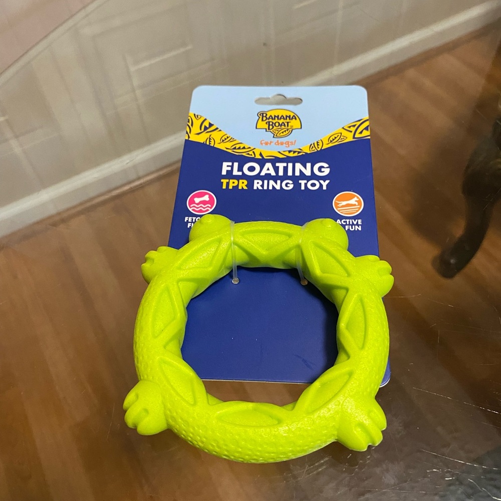 Brand New Floating TPR Ring Toy Fetch & Float.